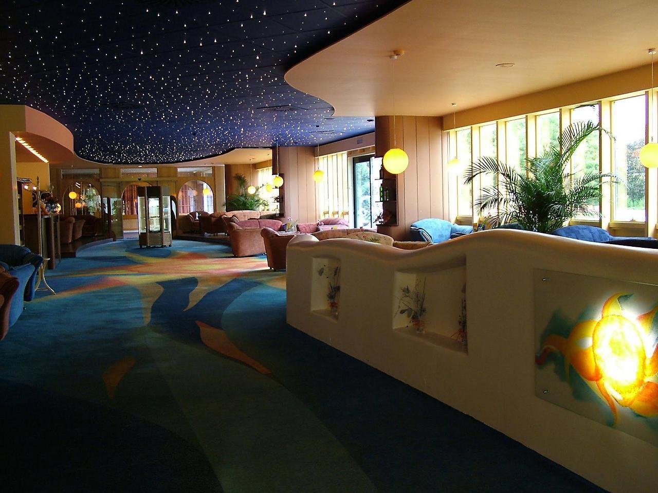 Cosmopolitan Bobycentrum Hotel 4*