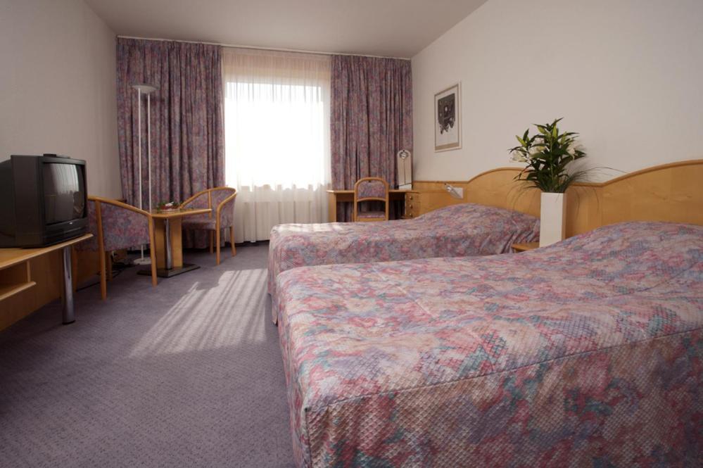 Hotel Cosmopolitan Bobycentrum - Czech Leading