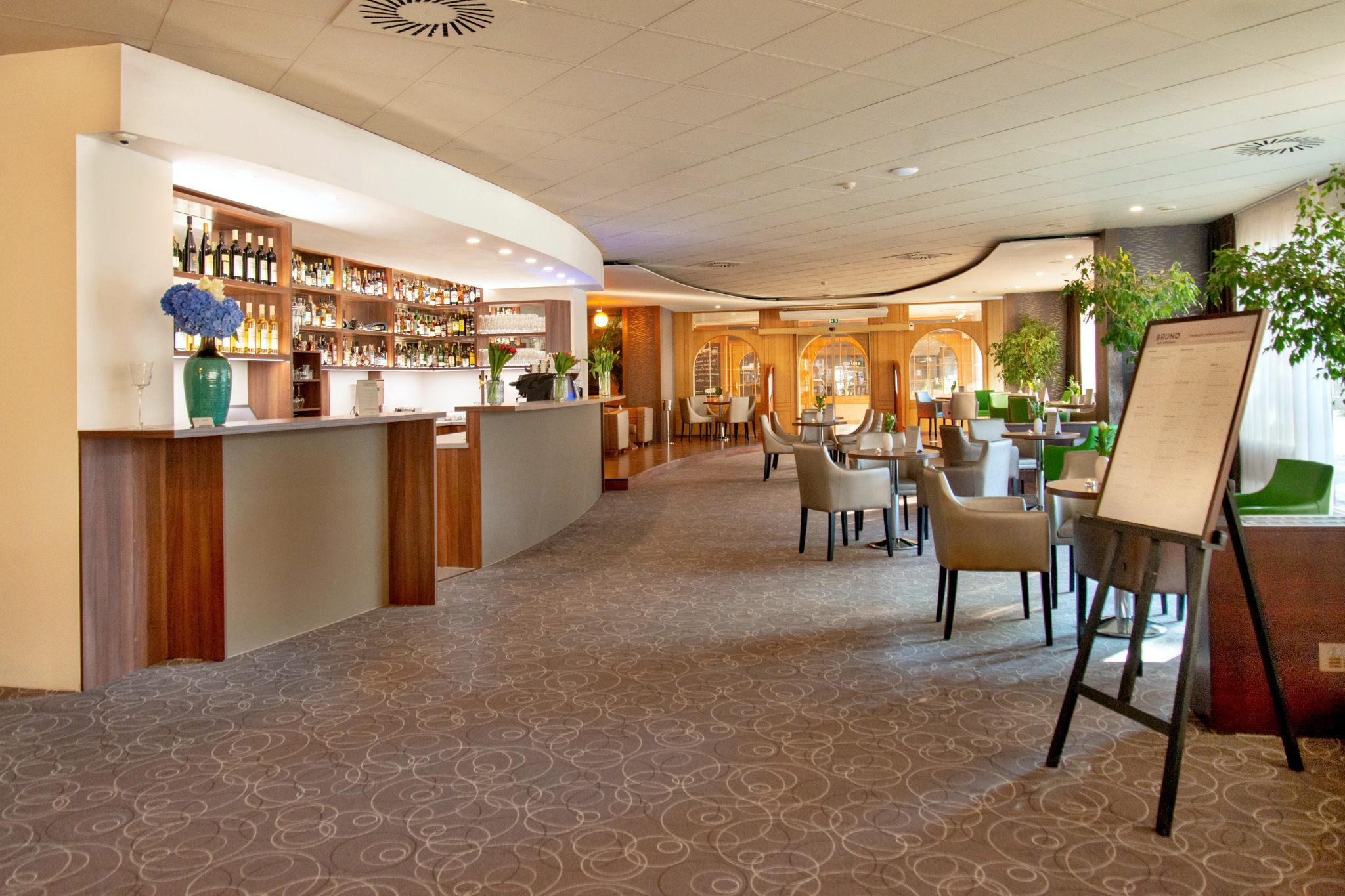Hotel Cosmopolitan Bobycentrum - Czech Leading